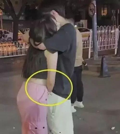 街头情侣活春视频实拍,活春视频实拍揭秘
