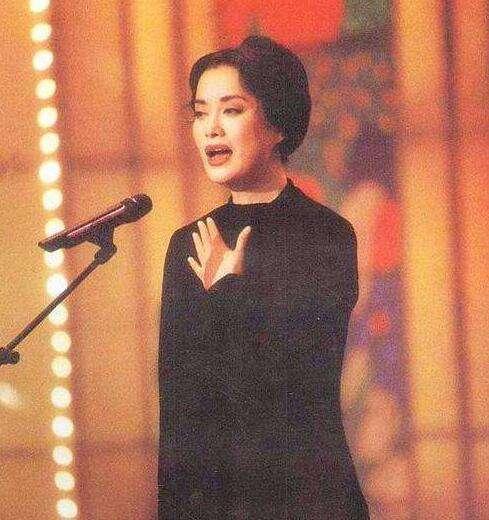 毛阿敏和老公图片,甜蜜瞬间定格永恒