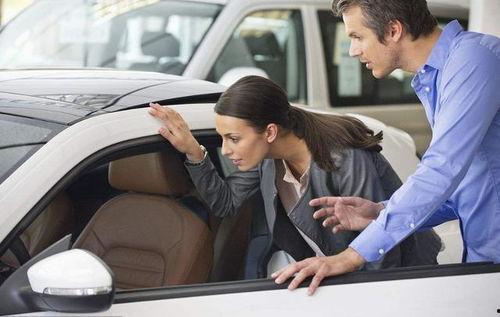 爆料渣女买车视频,豪车视频曝光，网友热议其真实面目