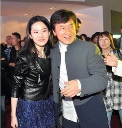 成龙和女明星视频,成龙与女明星亲密互动视频曝光
